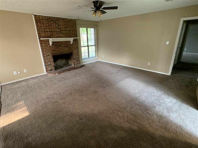 18 Village Circle