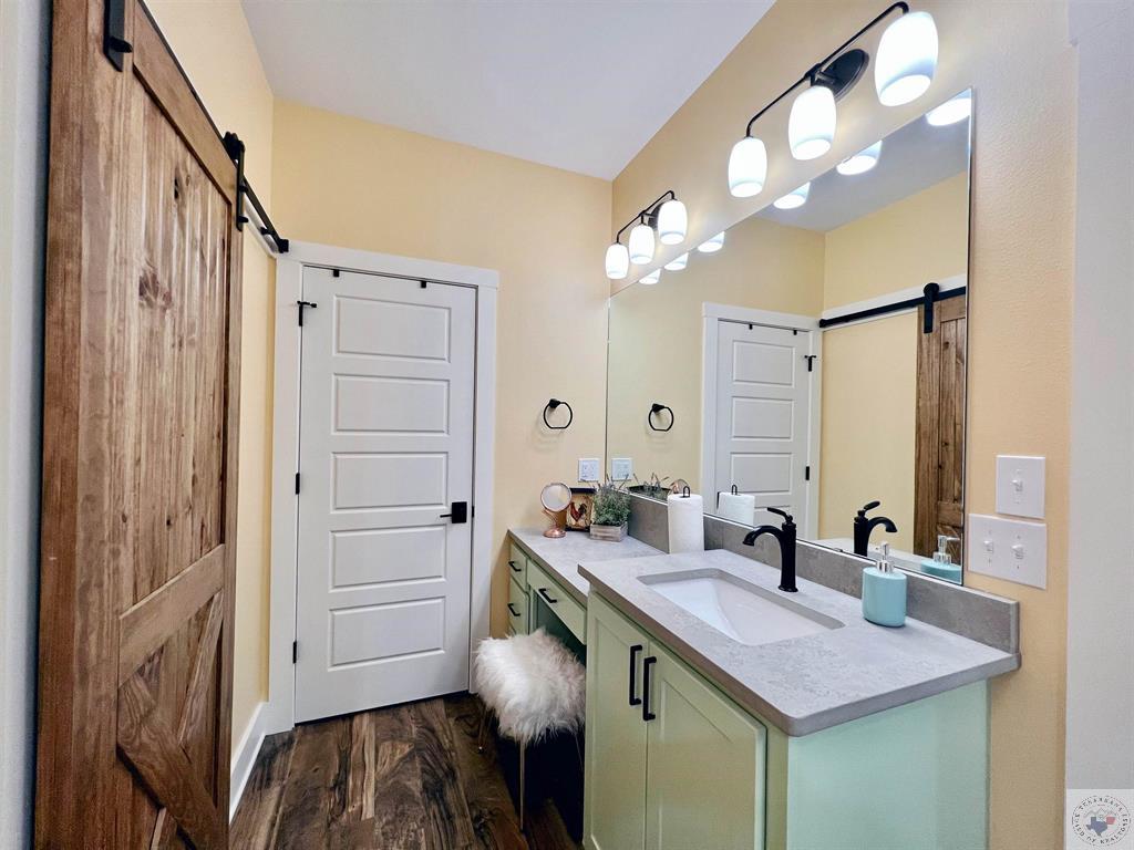 215 Lillian