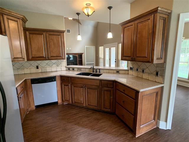 15 White Oak Ln.