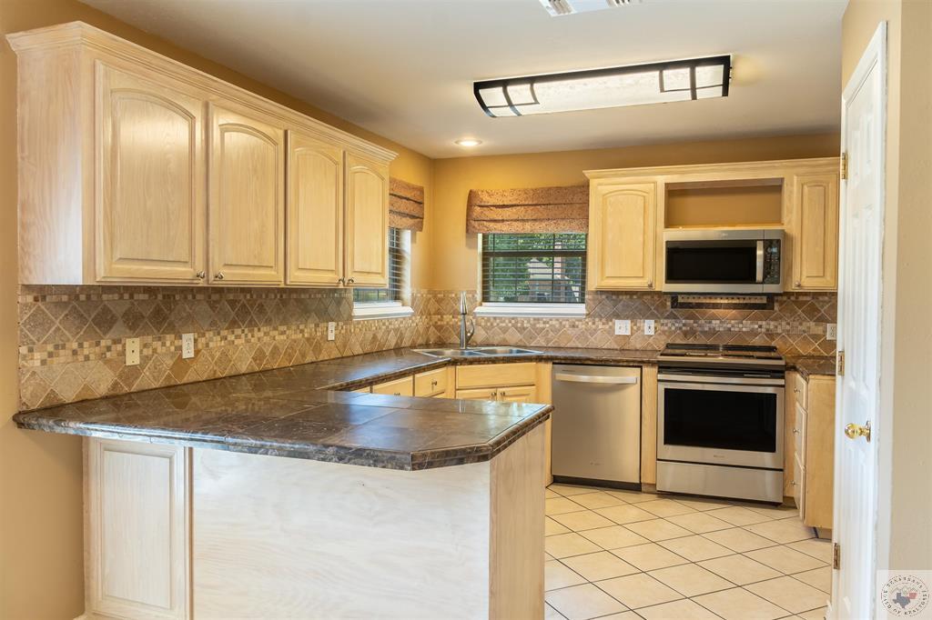 5805 Meadowland Dr.