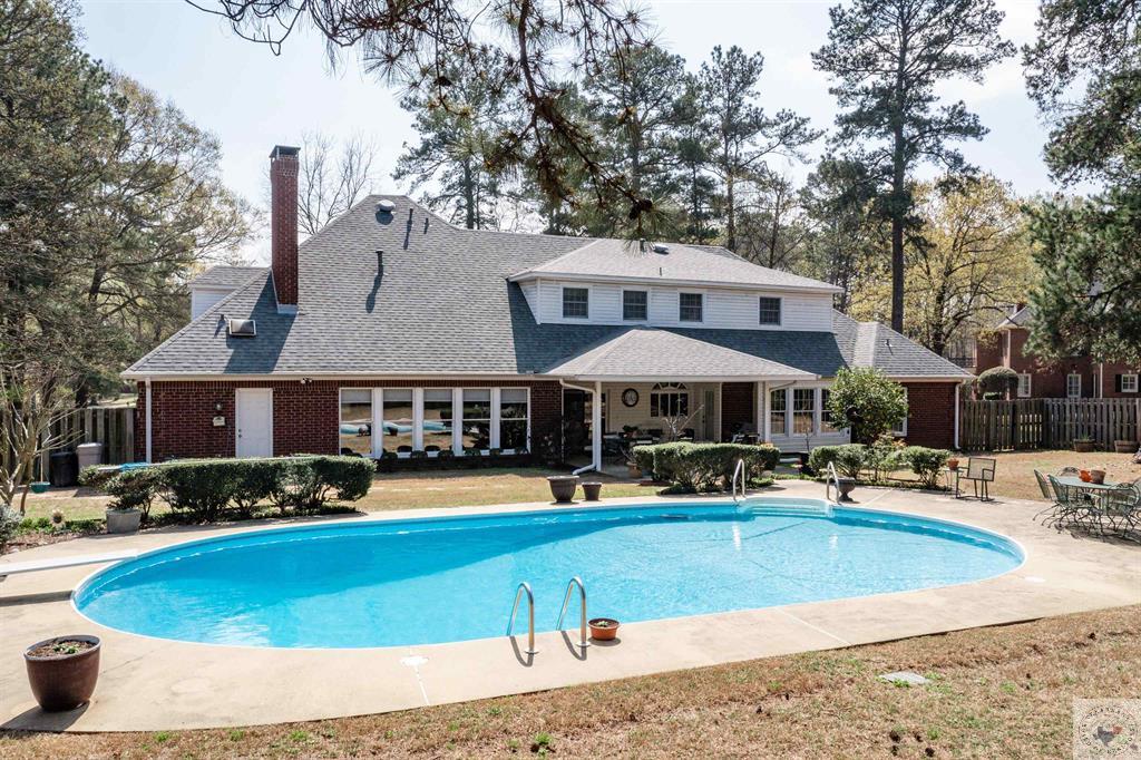 6 Forrest Brook Ln.