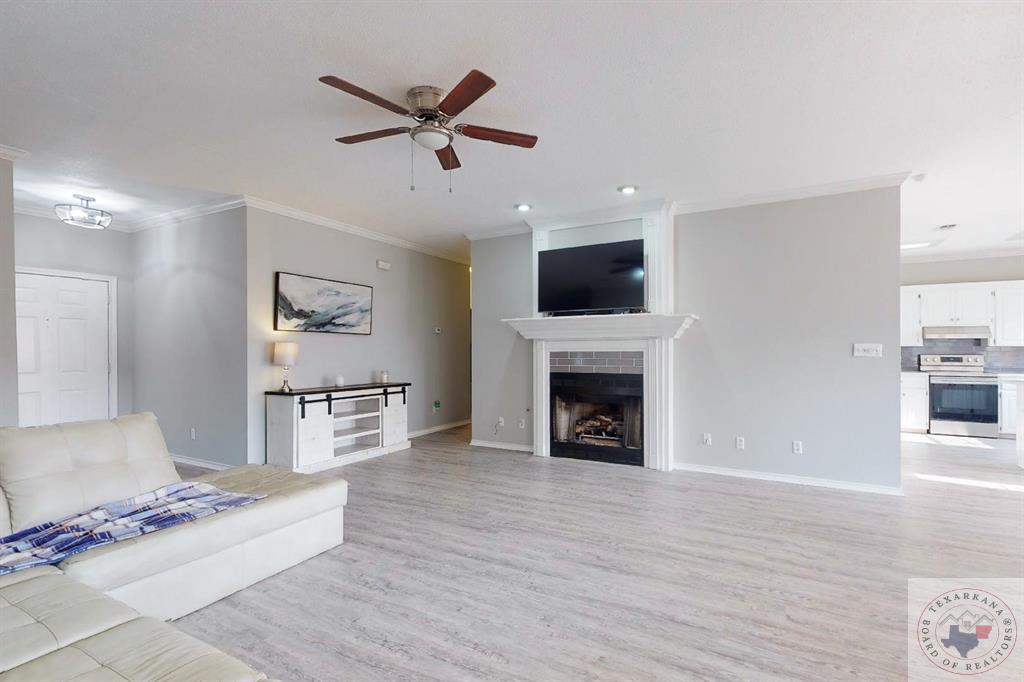 6011 Beacon Hill Dr.