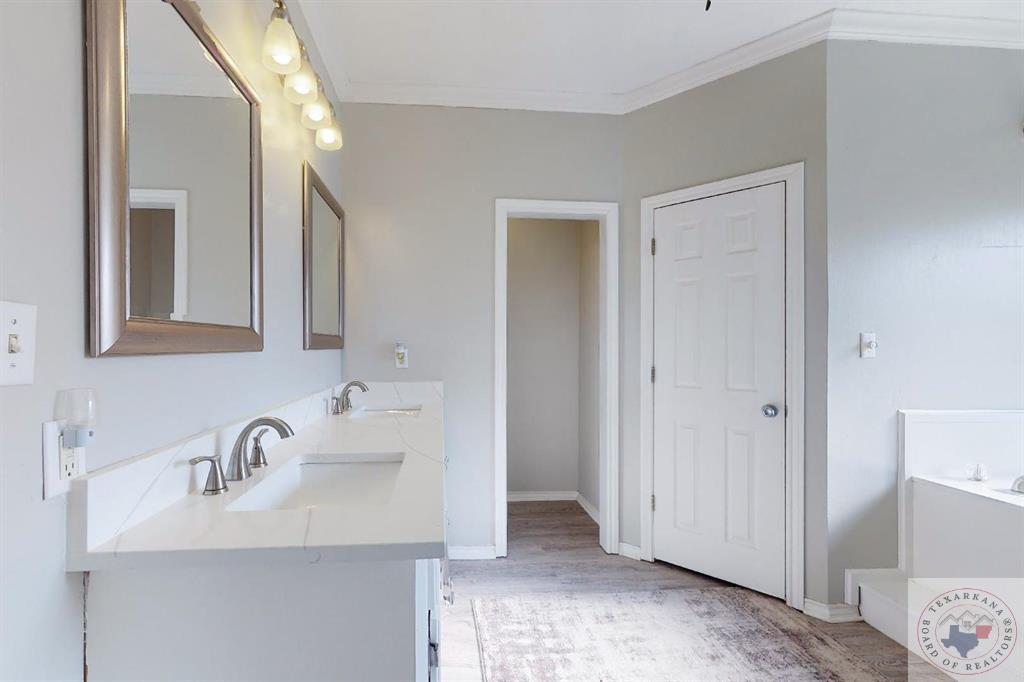 6011 Beacon Hill Dr.
