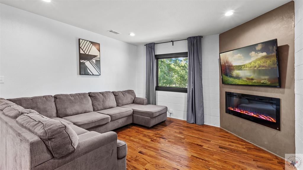 411 Redwater Rd.