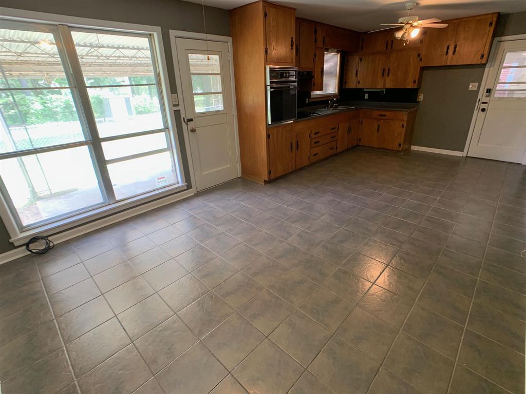 2715 Stillwell