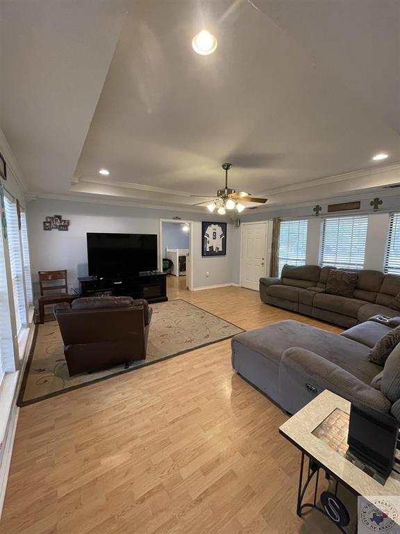 28 Hickory Oak Ln.