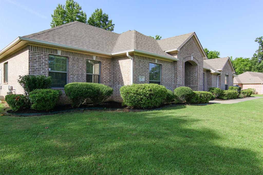 3 Heritage Blvd.