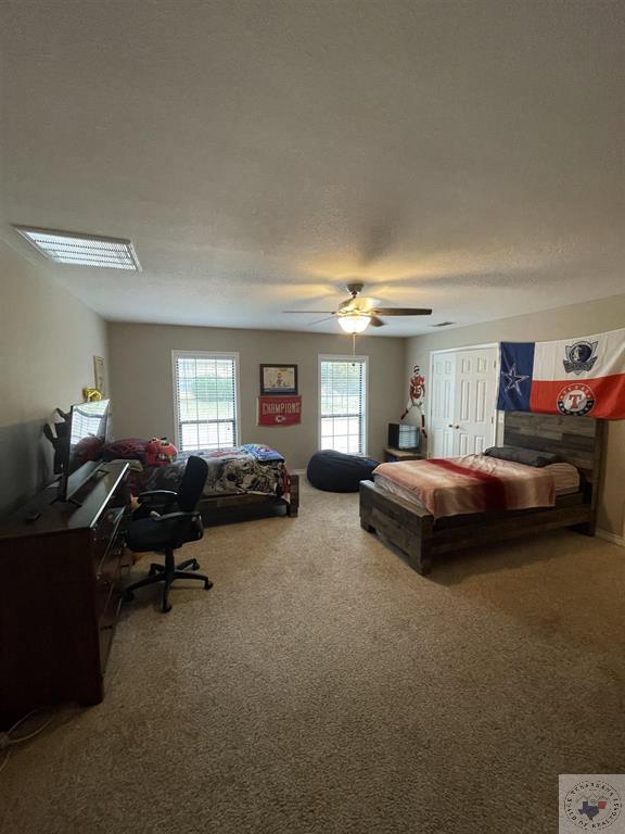 28 Hickory Oak Ln.