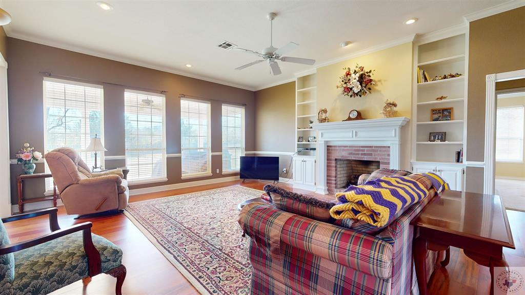 6302 Lost Creek