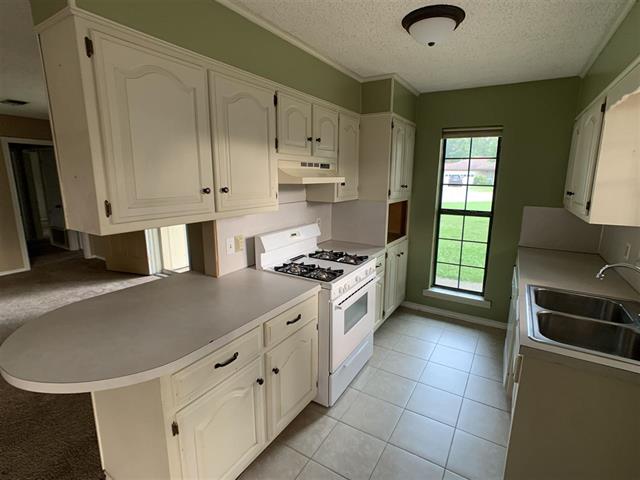 18 Village Circle