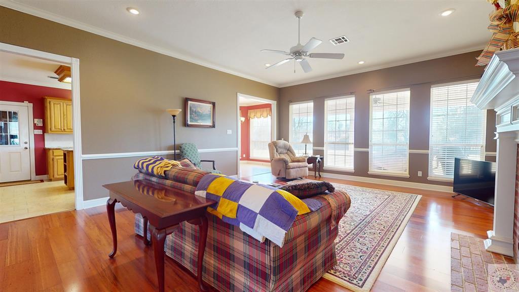 6302 Lost Creek