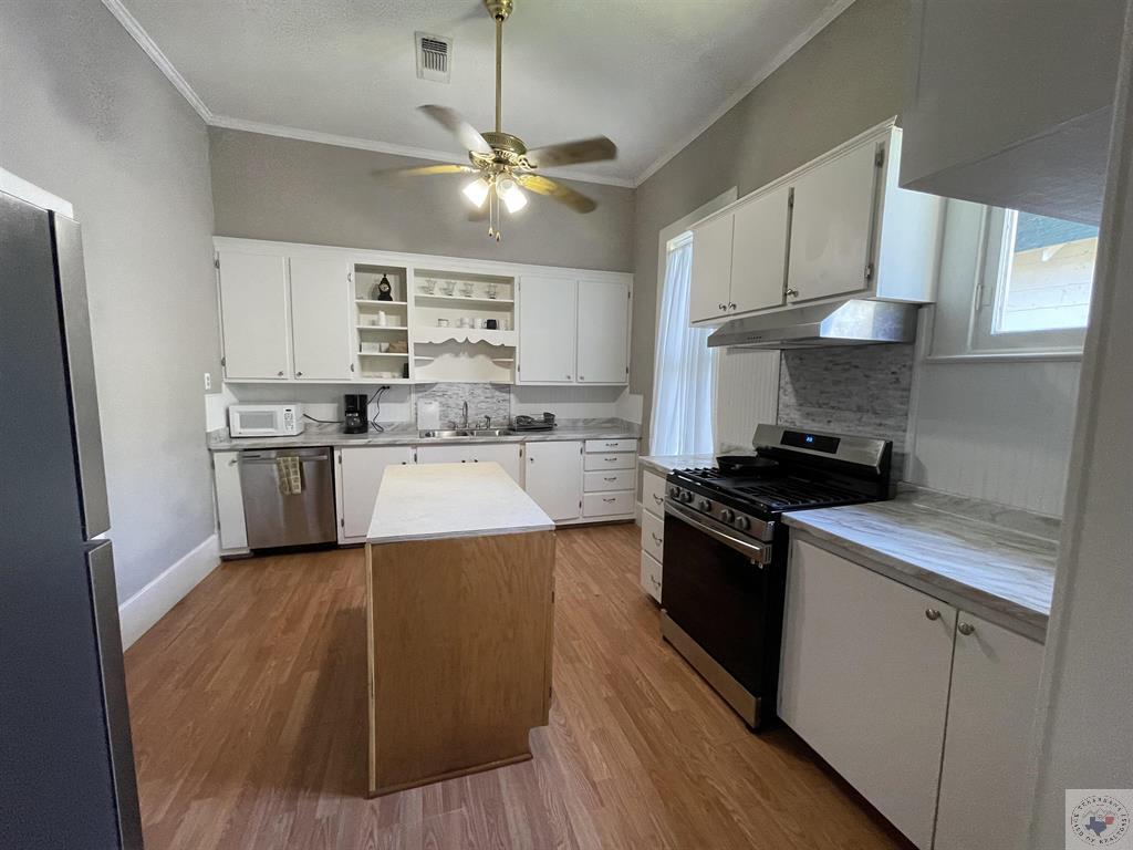 2309 Wood St.
