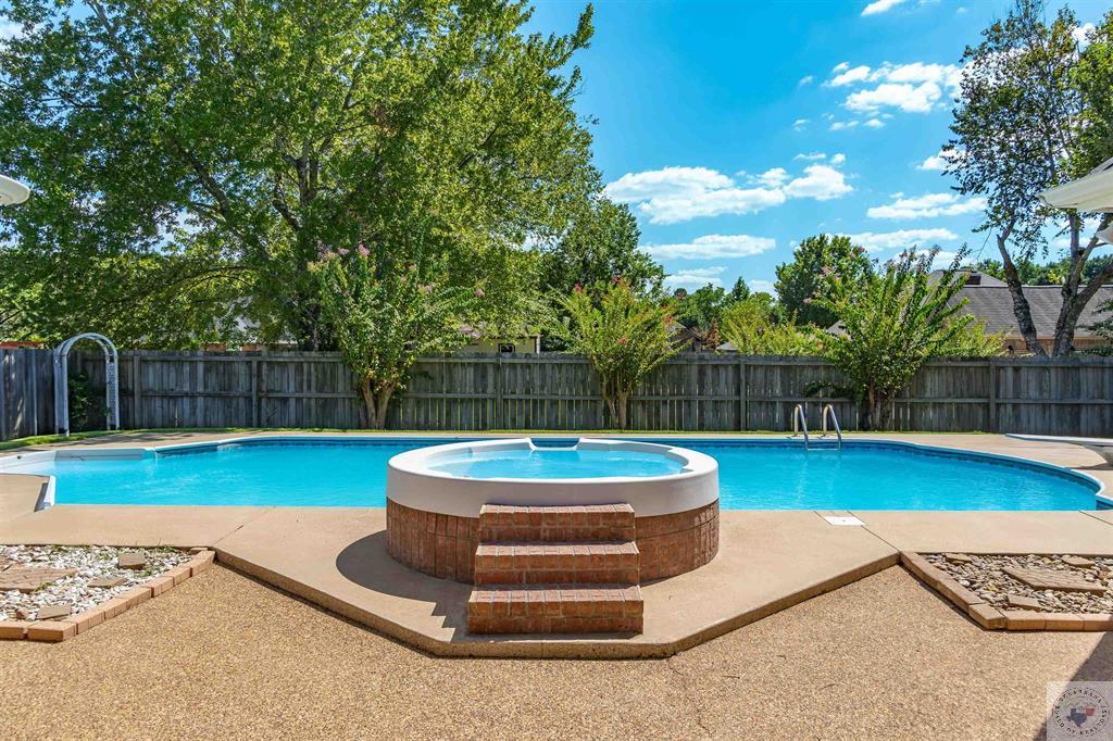 5805 Meadowland Dr.