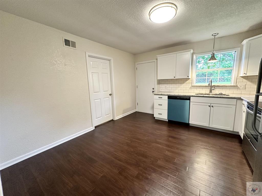 3921 Sabine