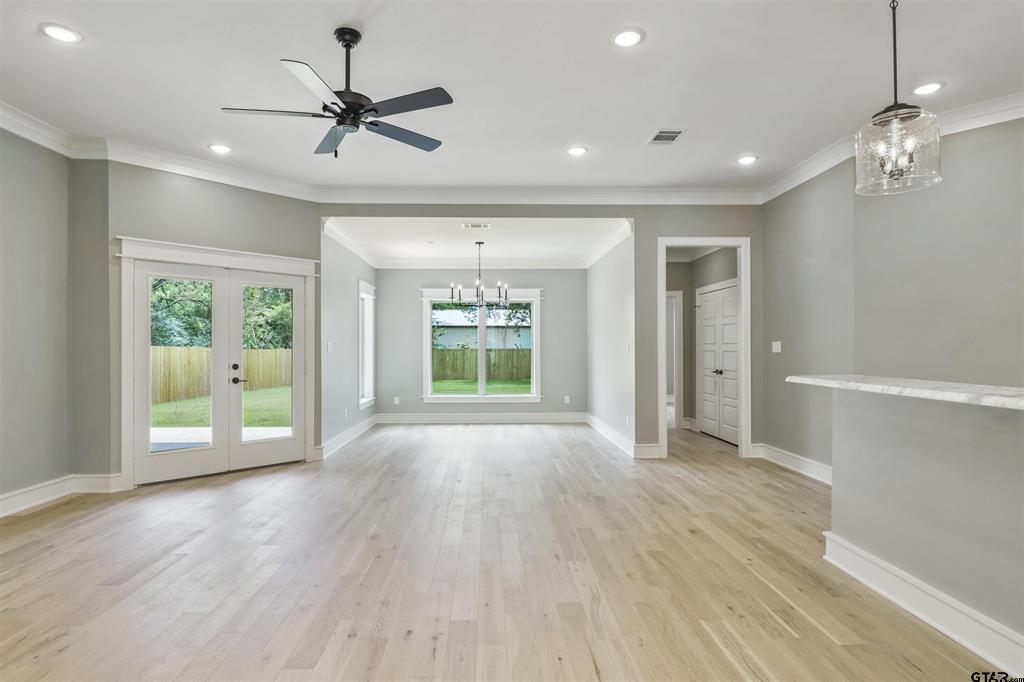 412 Deer Point Cove