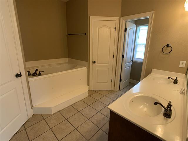 15 White Oak Ln.