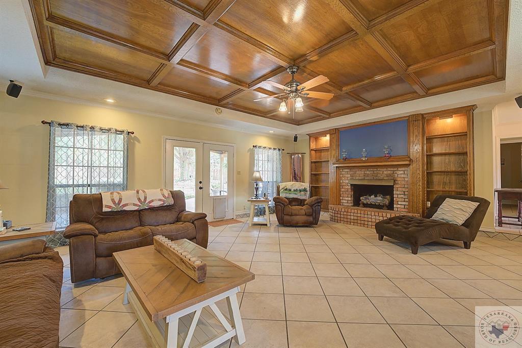 4800 Dove Hollow