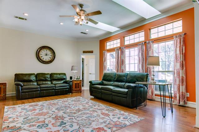 5805 Meadowland Dr.