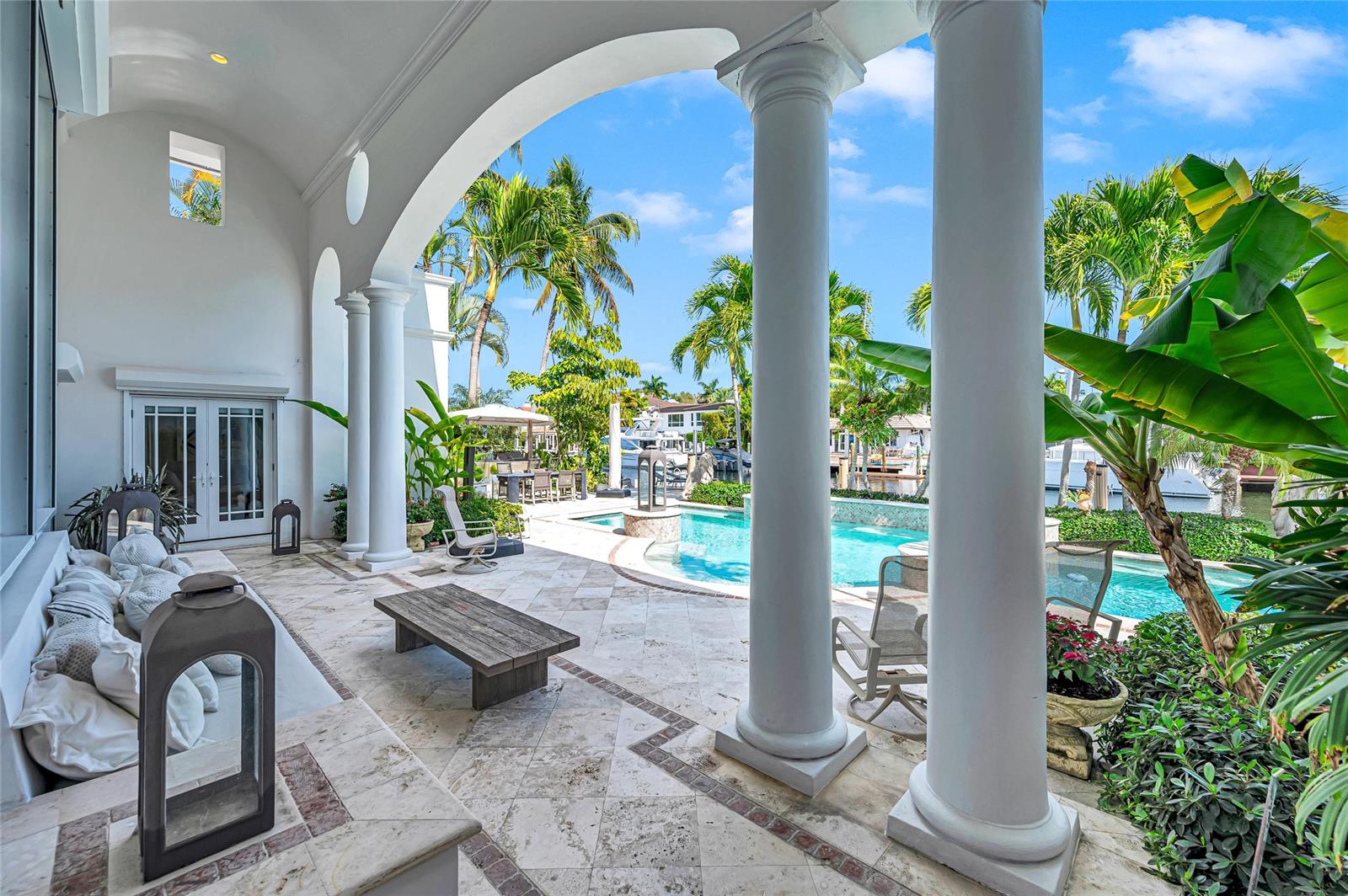 166 Royal Palm Dr