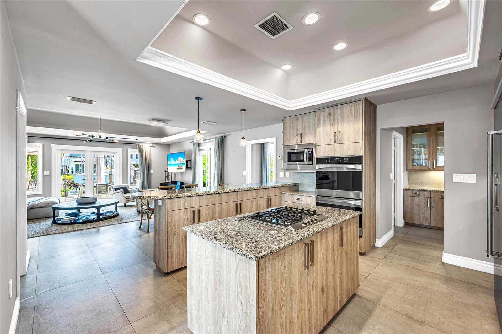 166 Royal Palm Dr