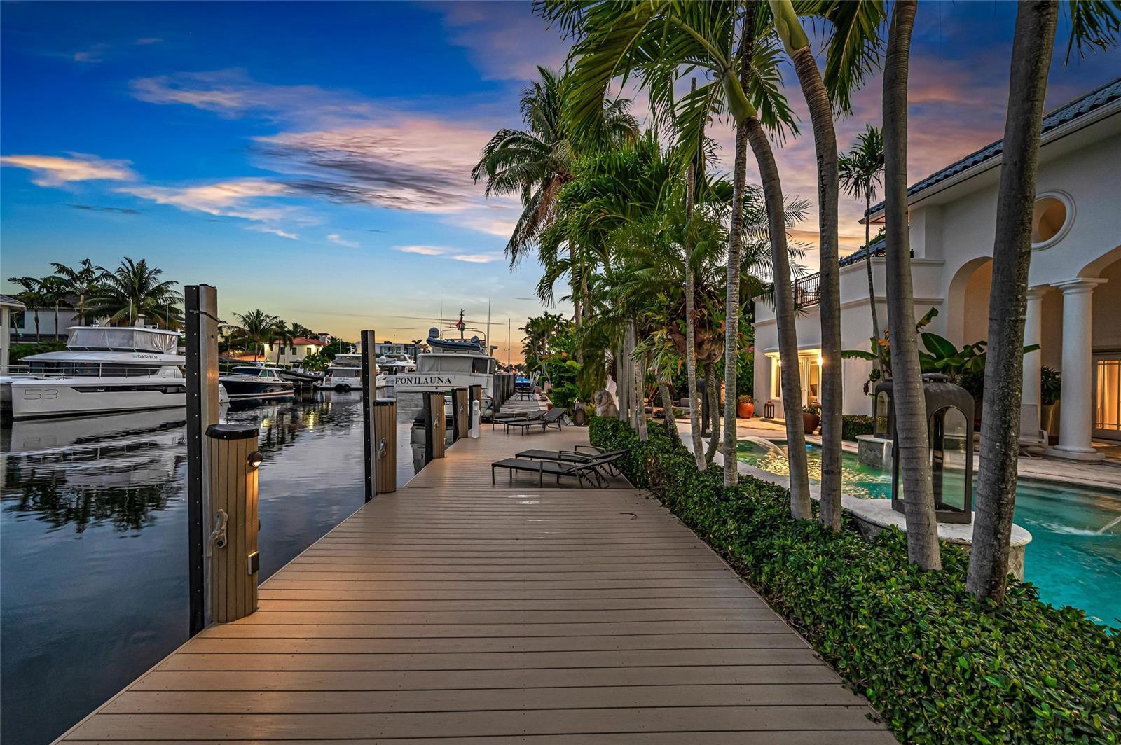 166 Royal Palm Dr