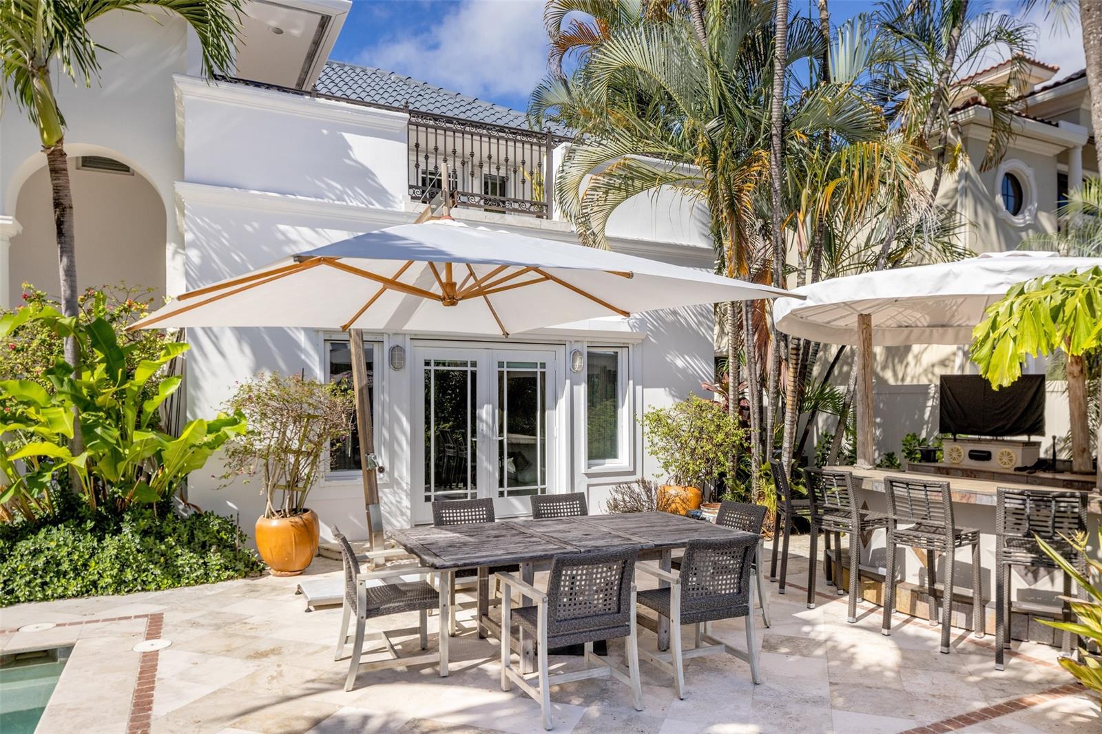 166 Royal Palm Dr