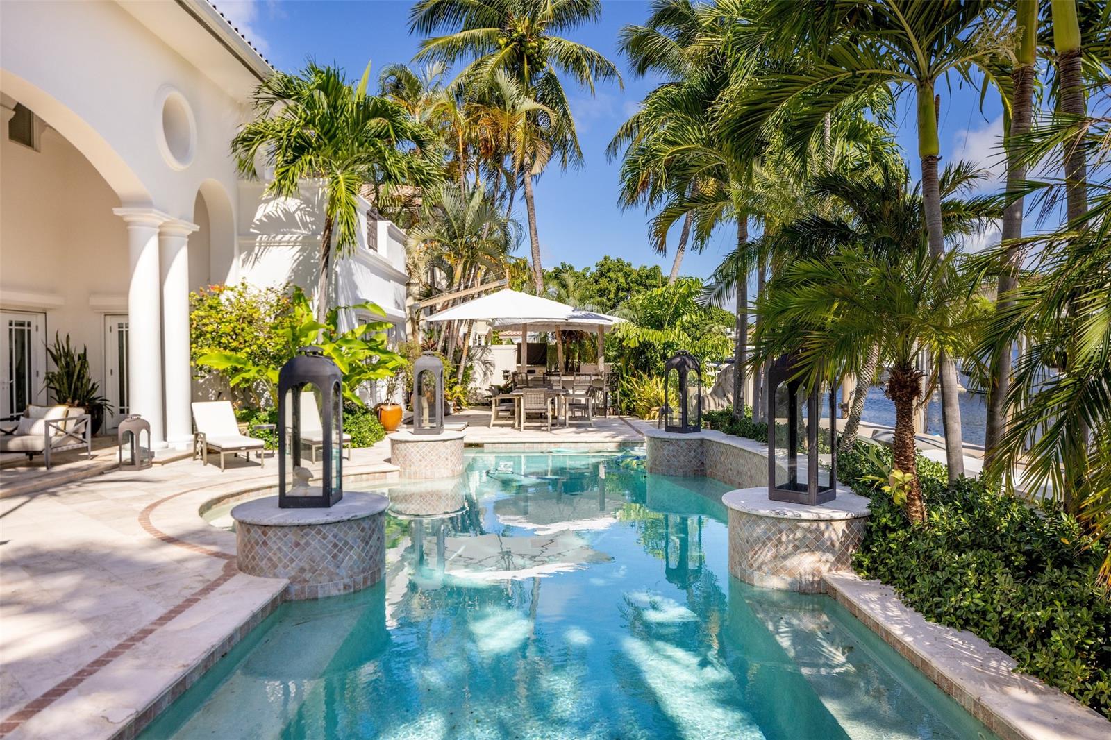 166 Royal Palm Dr