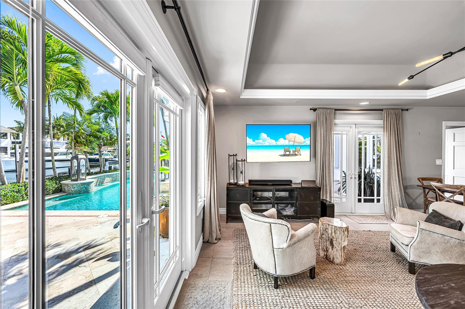166 Royal Palm Dr