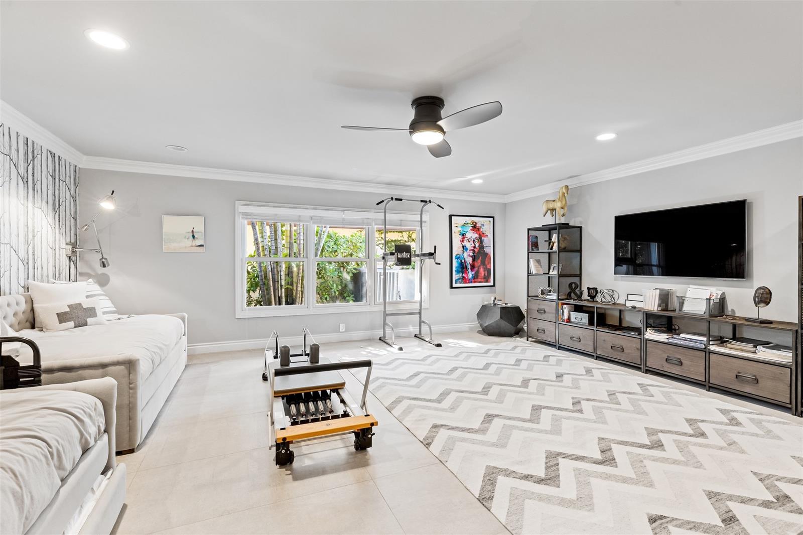 166 Royal Palm Dr