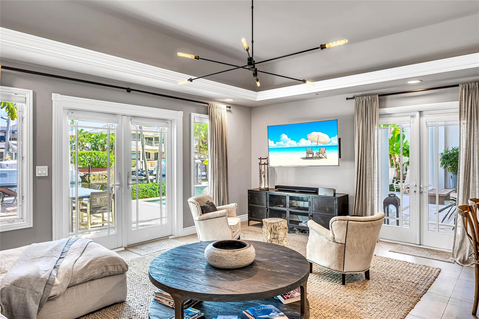 166 Royal Palm Dr