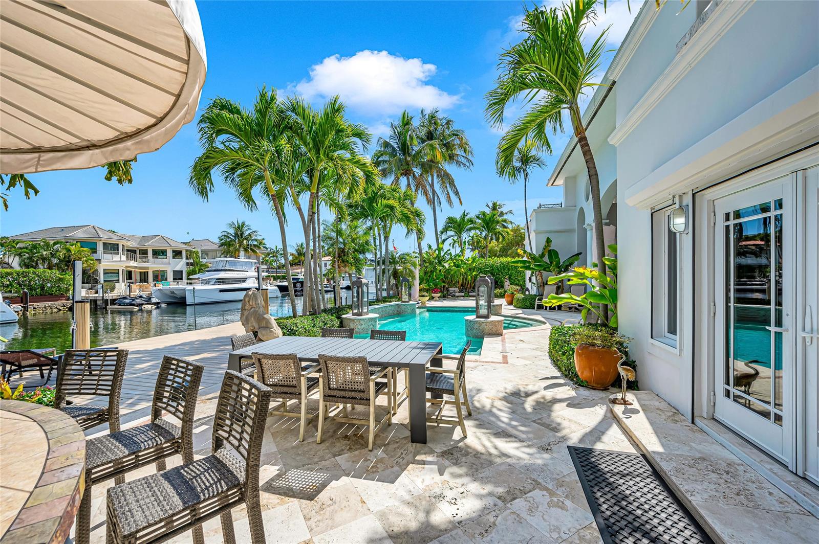 166 Royal Palm Dr