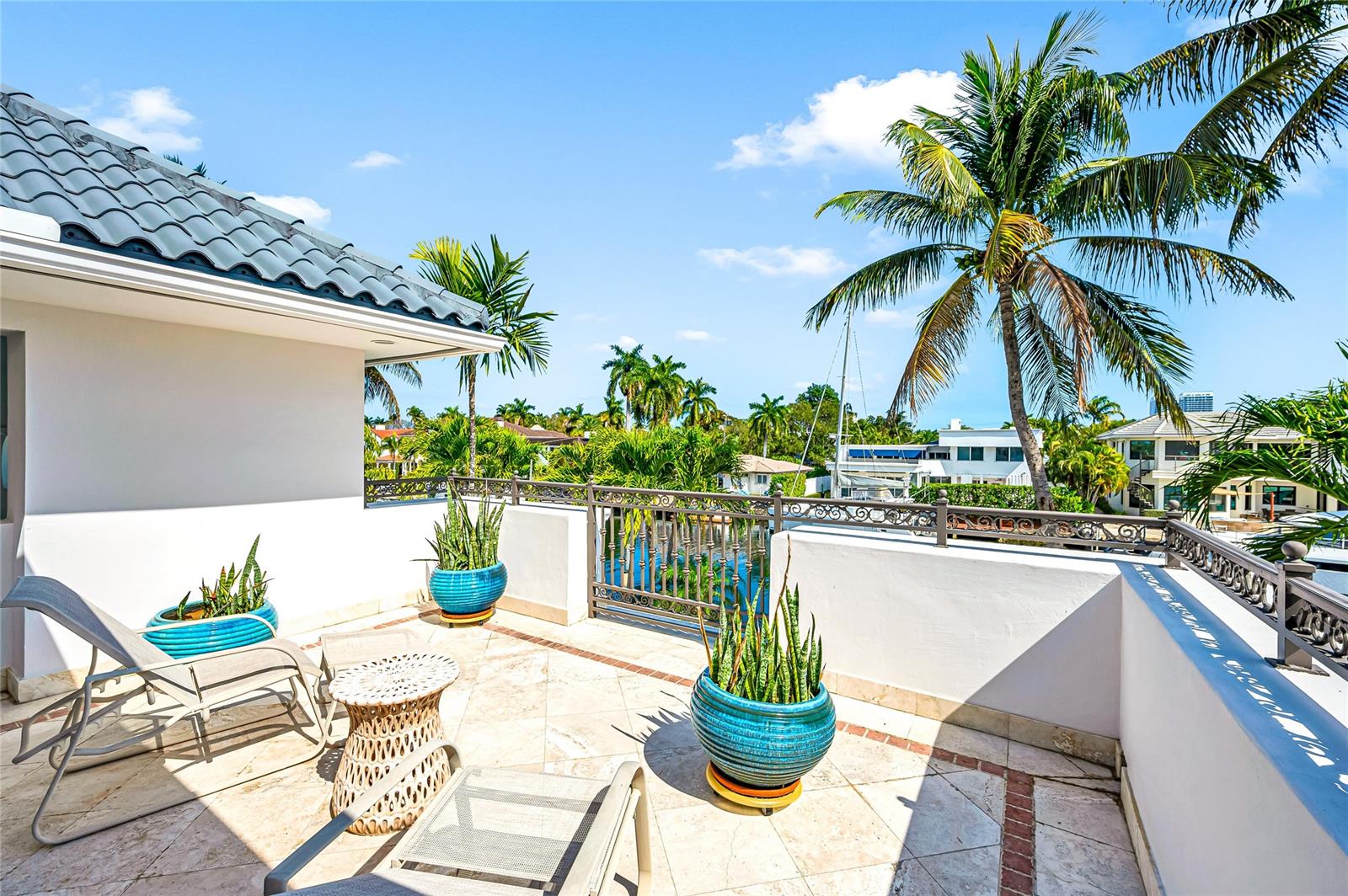 166 Royal Palm Dr