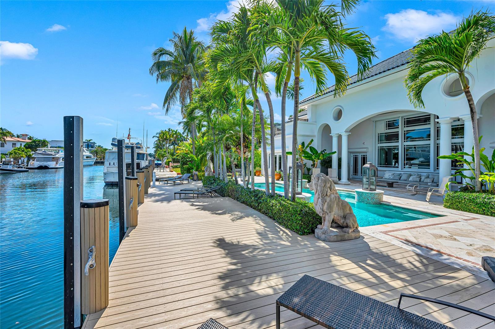 166 Royal Palm Dr