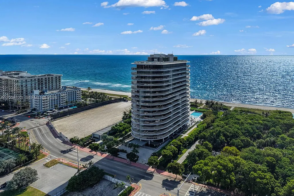 8701 Collins Ave #701