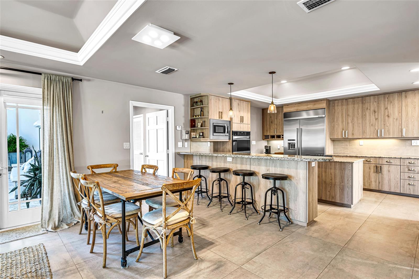 166 Royal Palm Dr