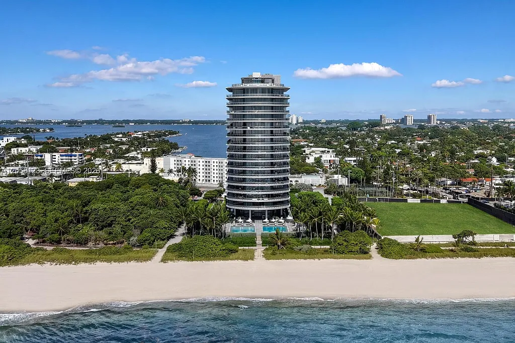 8701 Collins Ave #701