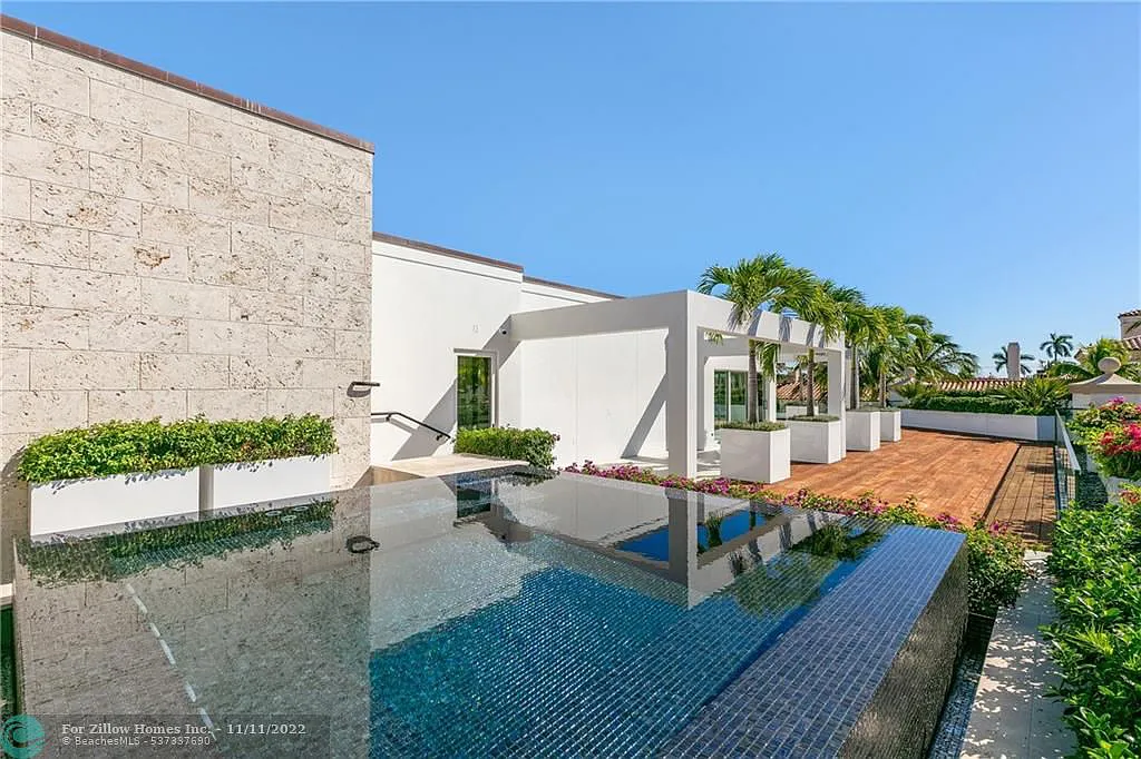 415 Hibiscus Ave