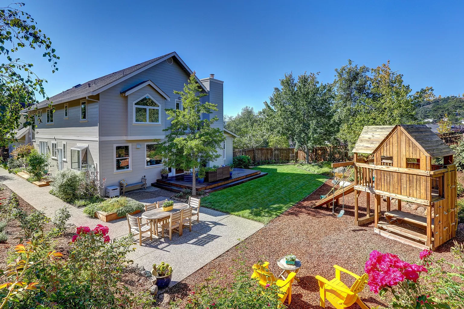 5  Lois Ct