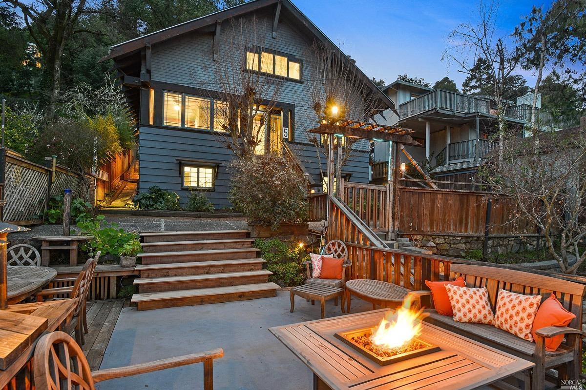 5  Roberts Ave