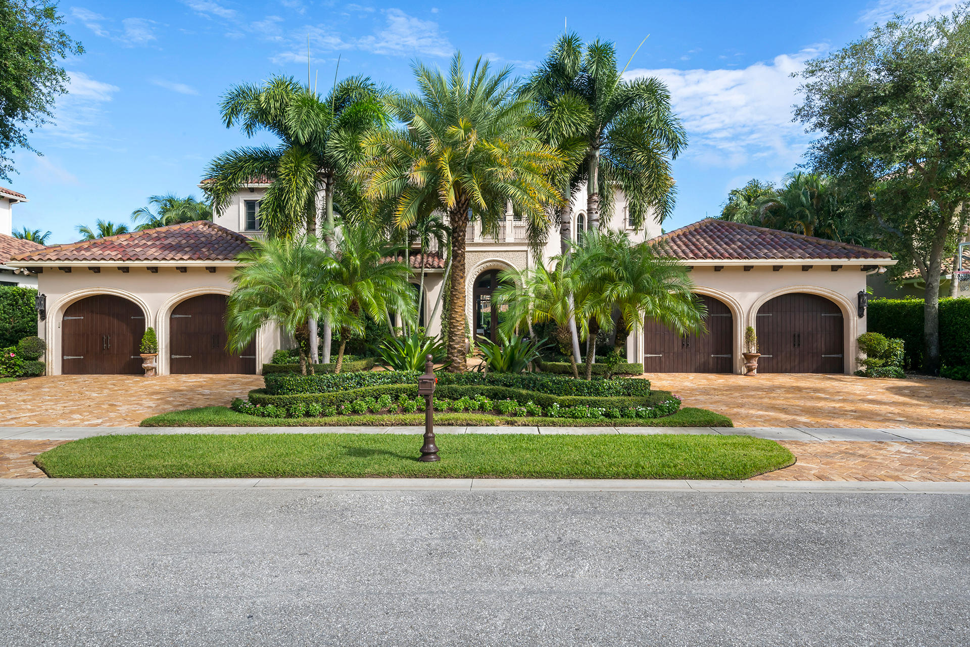 9253 Este Lago Drive
