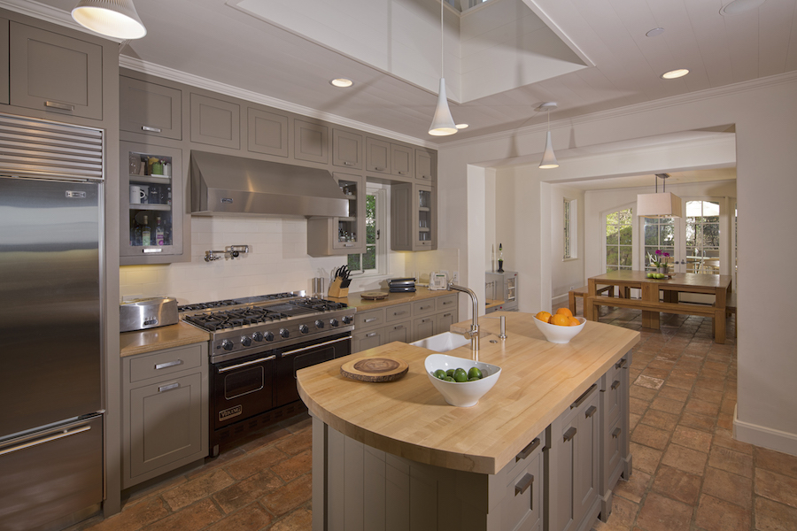 1251 Lago Vista Drive
