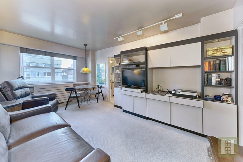 101 W 12th Street 14R