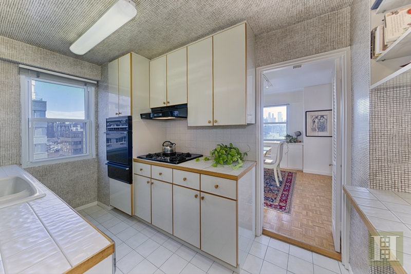 101 W 12th Street 14R