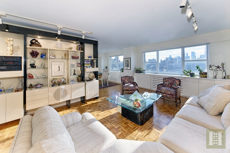 101 W 12th Street 14R
