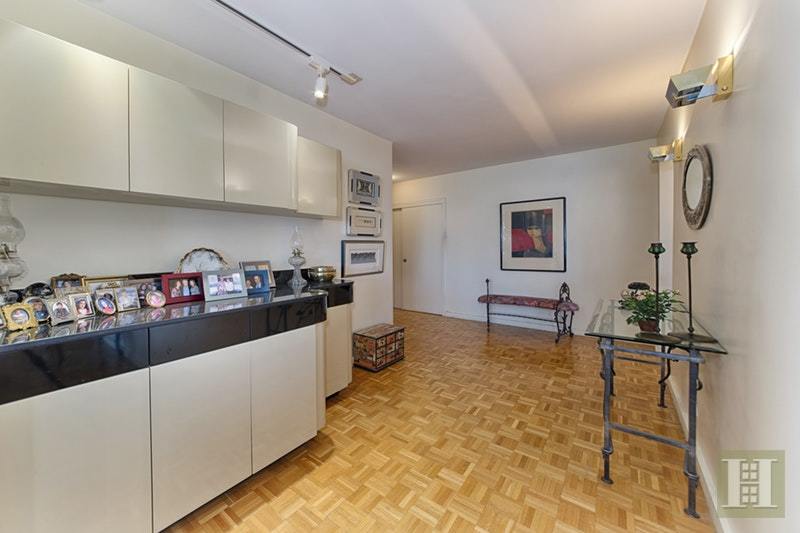 101 W 12th Street 14R