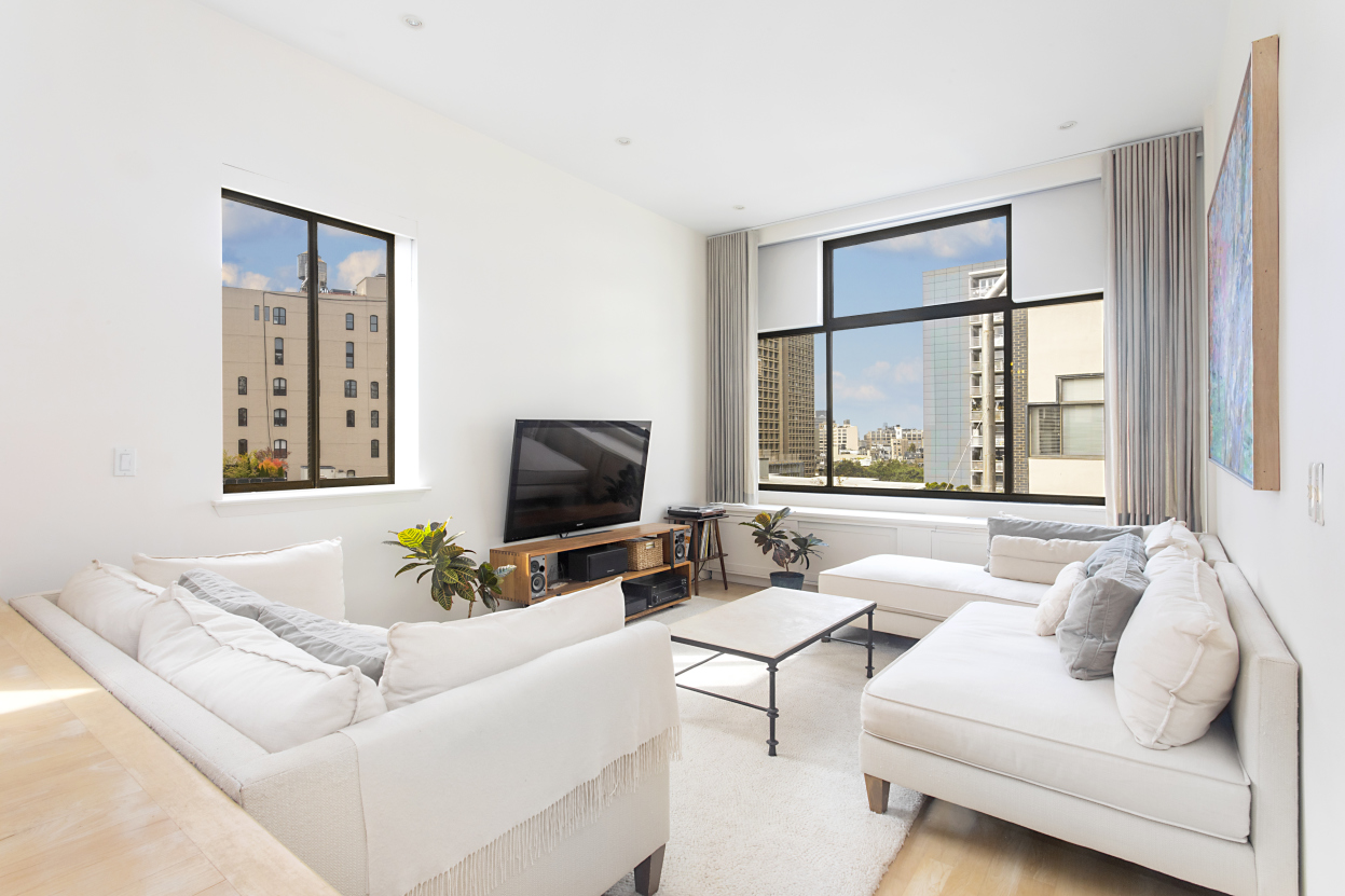 77 Bleeker Street 1025