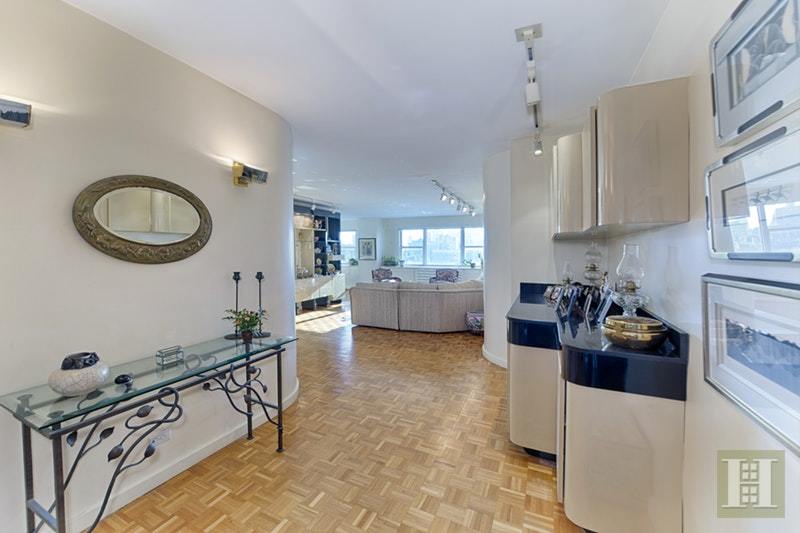 101 W 12th Street 14R