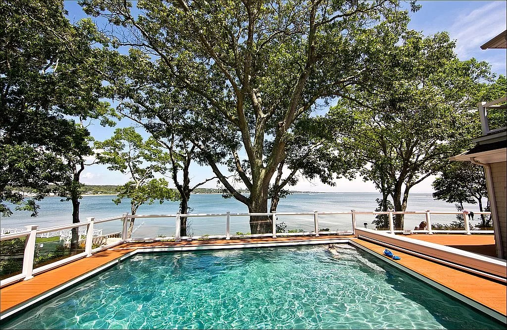 11 Bay View Drive