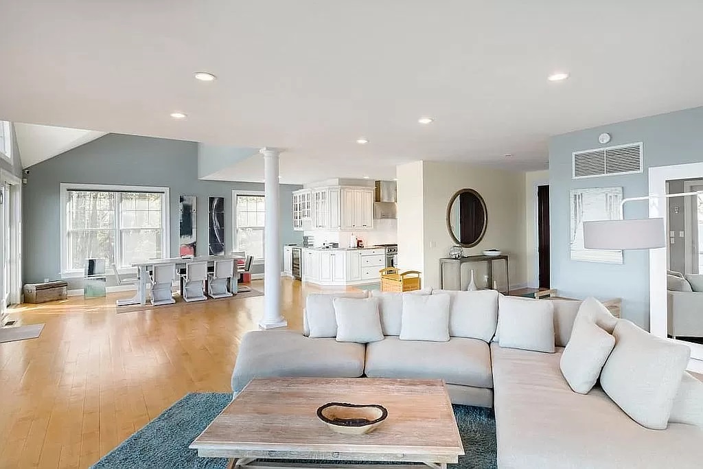 11 Bay View Drive