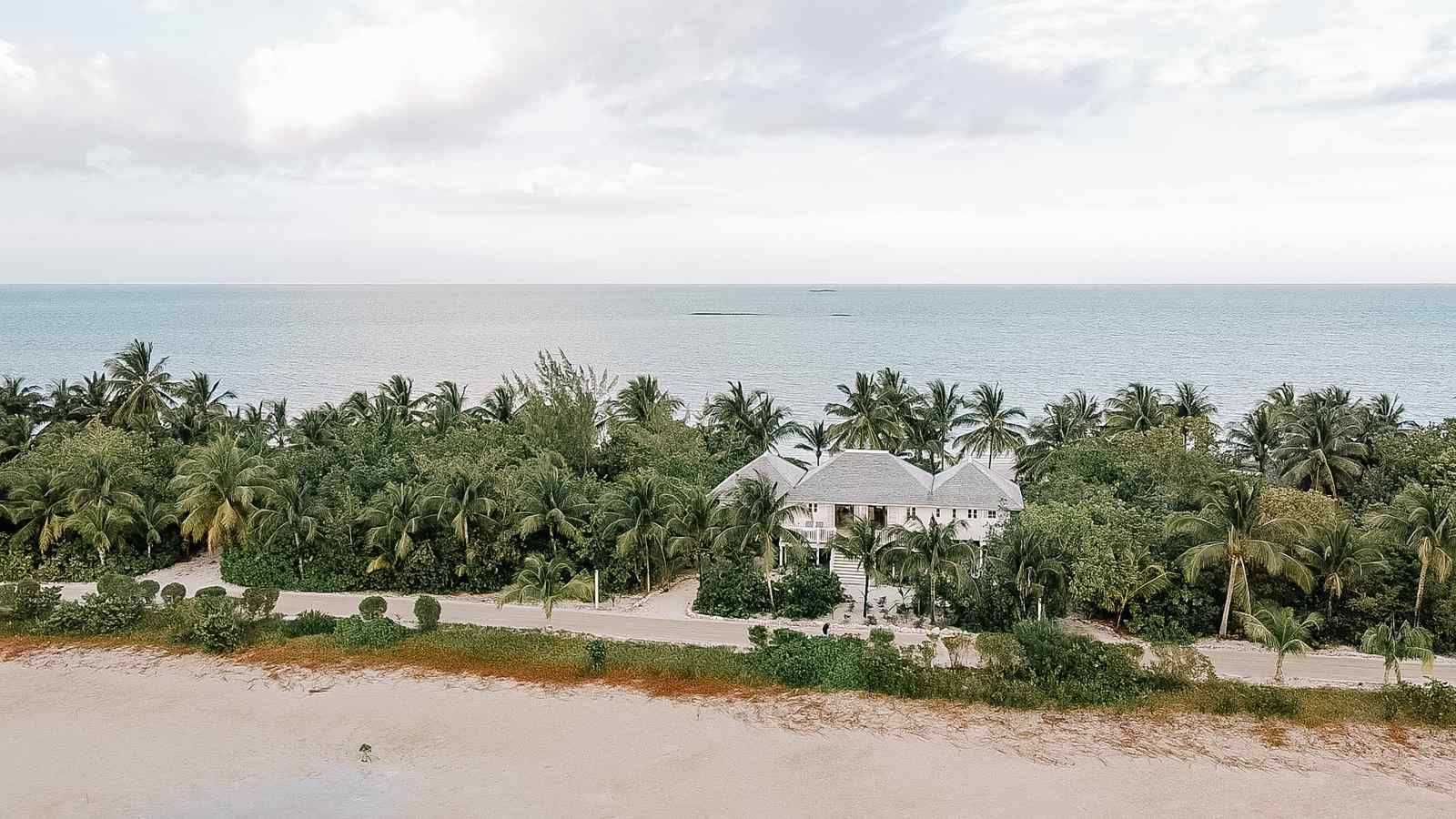 Mangosteen, Kamalame Cay